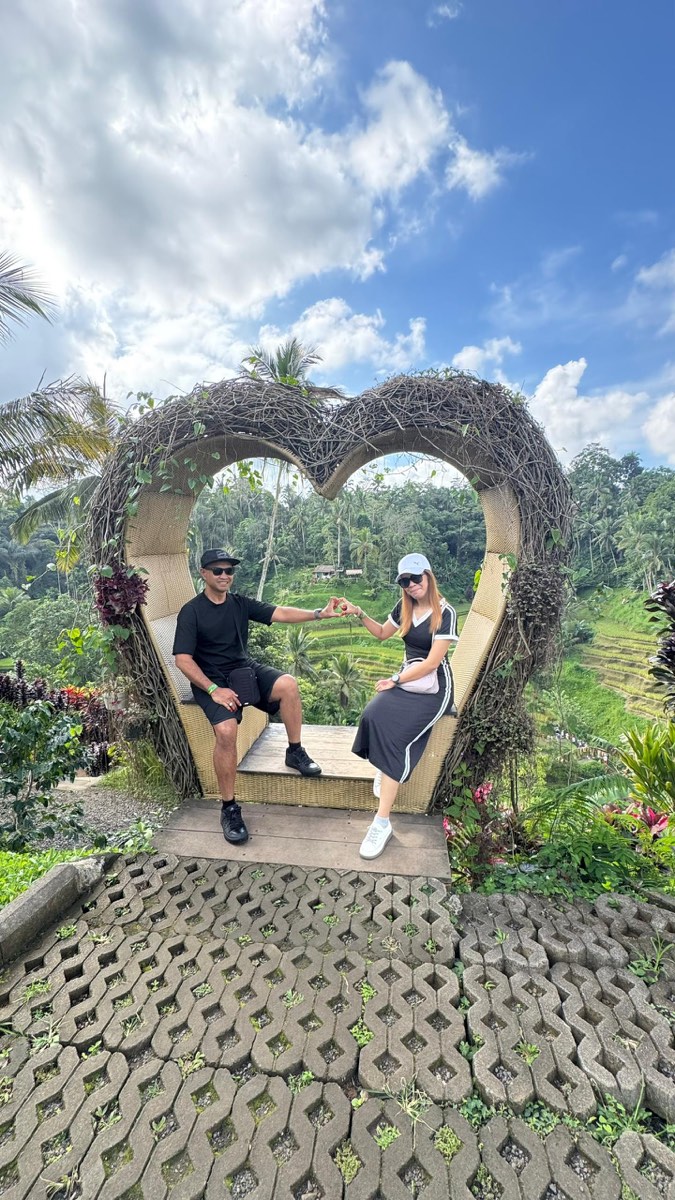 Pasangan honeymoon di Tegalalang Bali